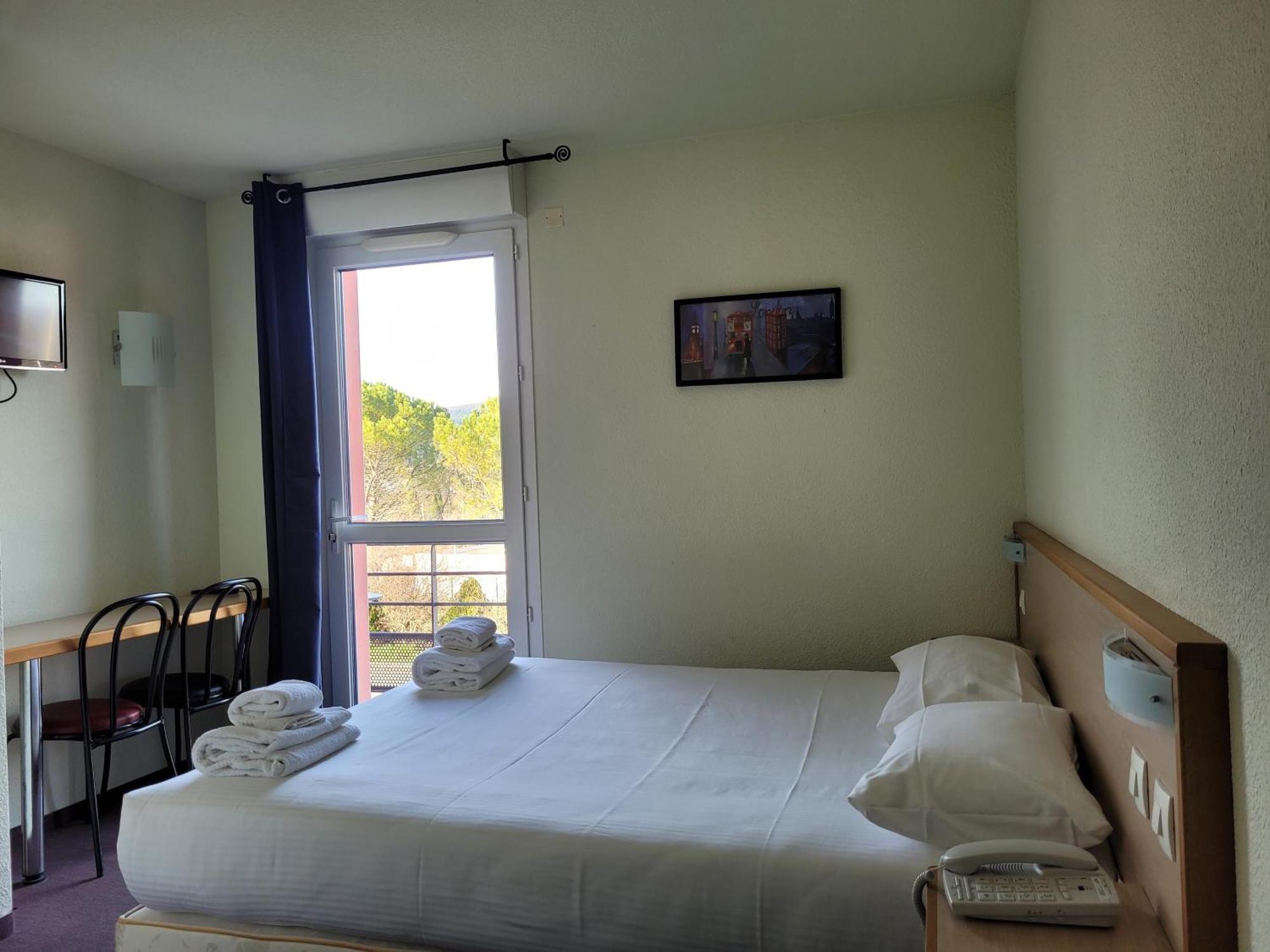 Hotel Restaurant Les Chataigniers พริวาส ภายนอก รูปภาพ