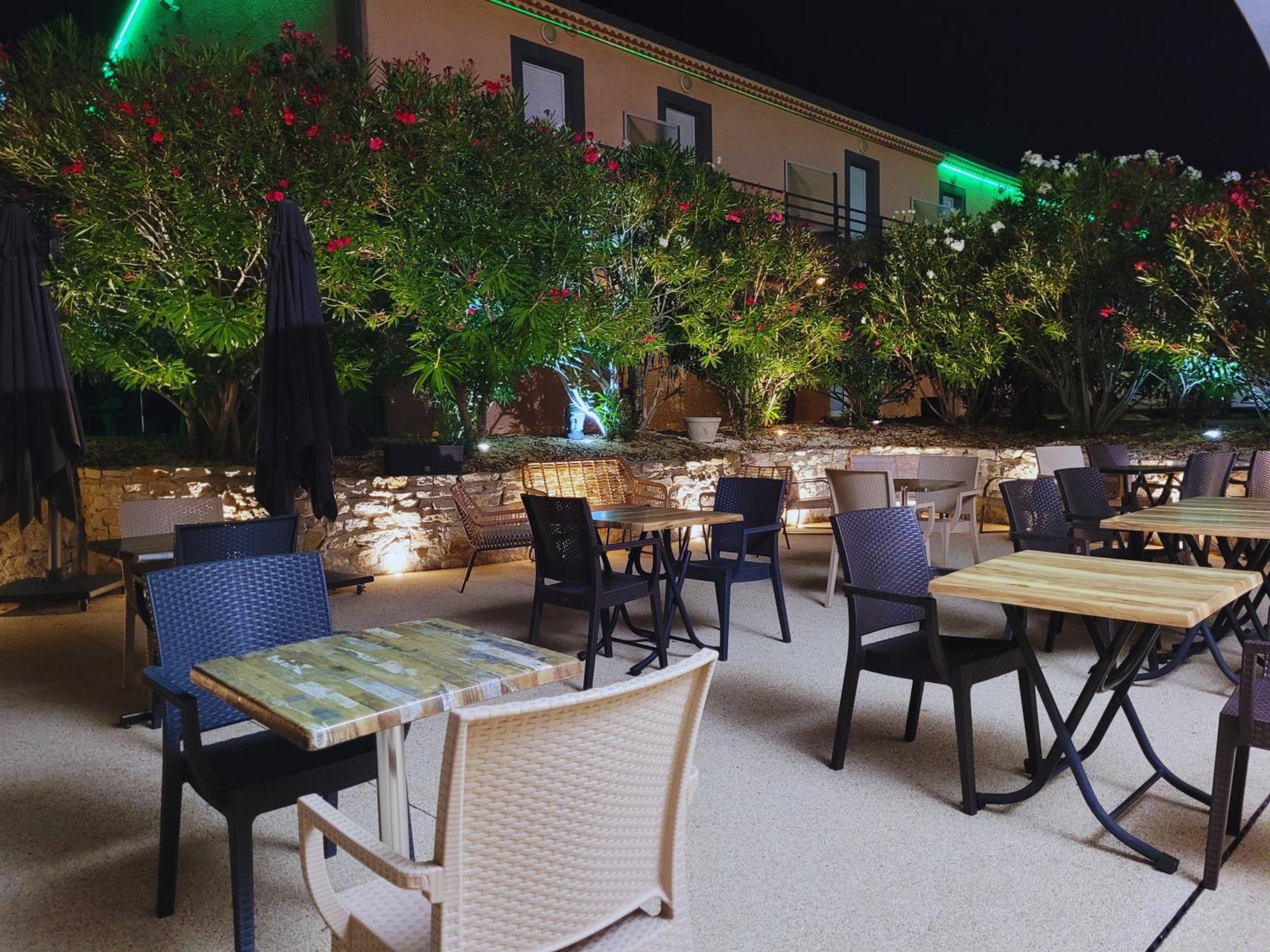 Hotel Restaurant Les Chataigniers พริวาส ภายนอก รูปภาพ