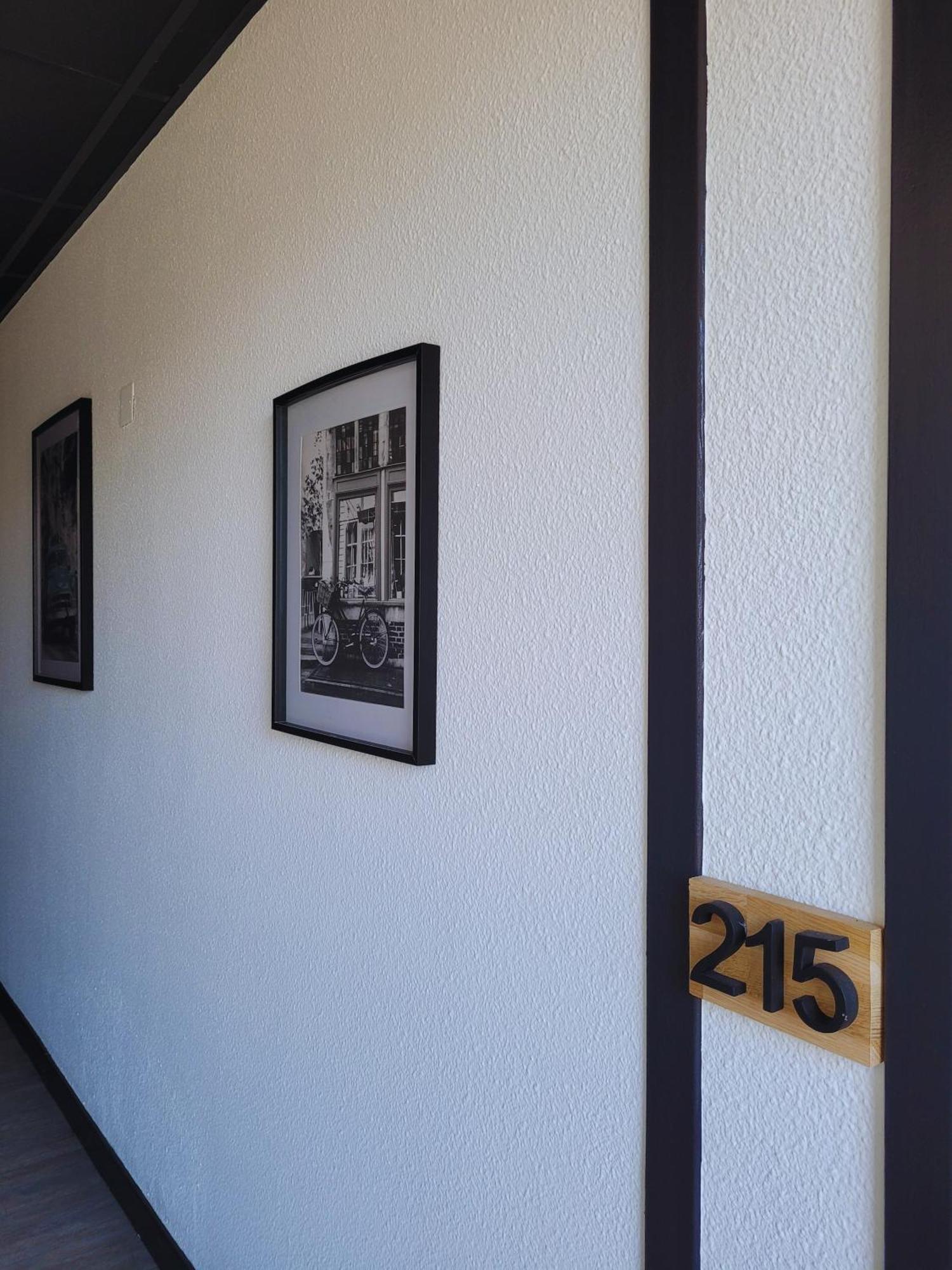 Hotel Restaurant Les Chataigniers พริวาส ภายนอก รูปภาพ
