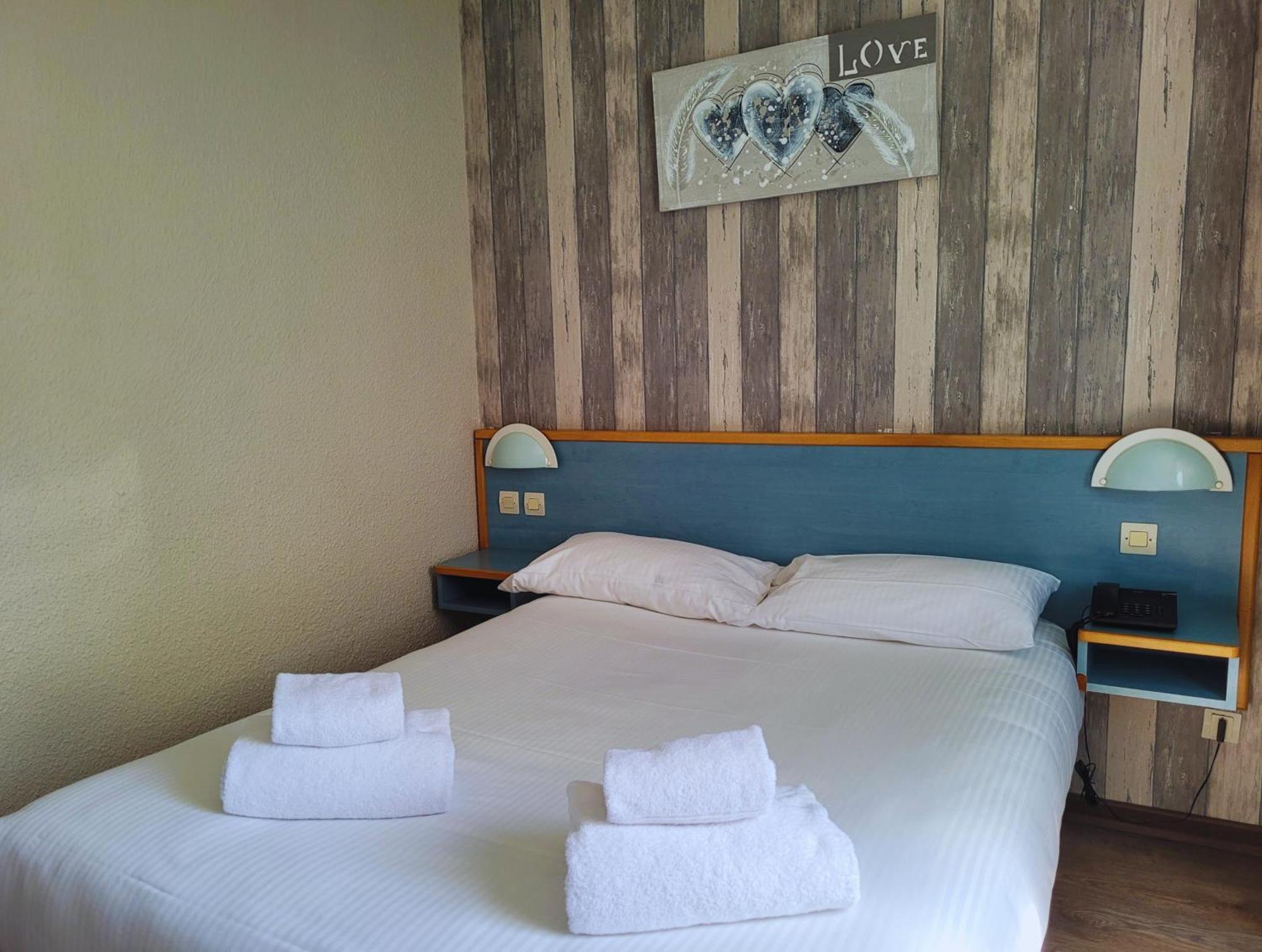 Hotel Restaurant Les Chataigniers พริวาส ห้อง รูปภาพ