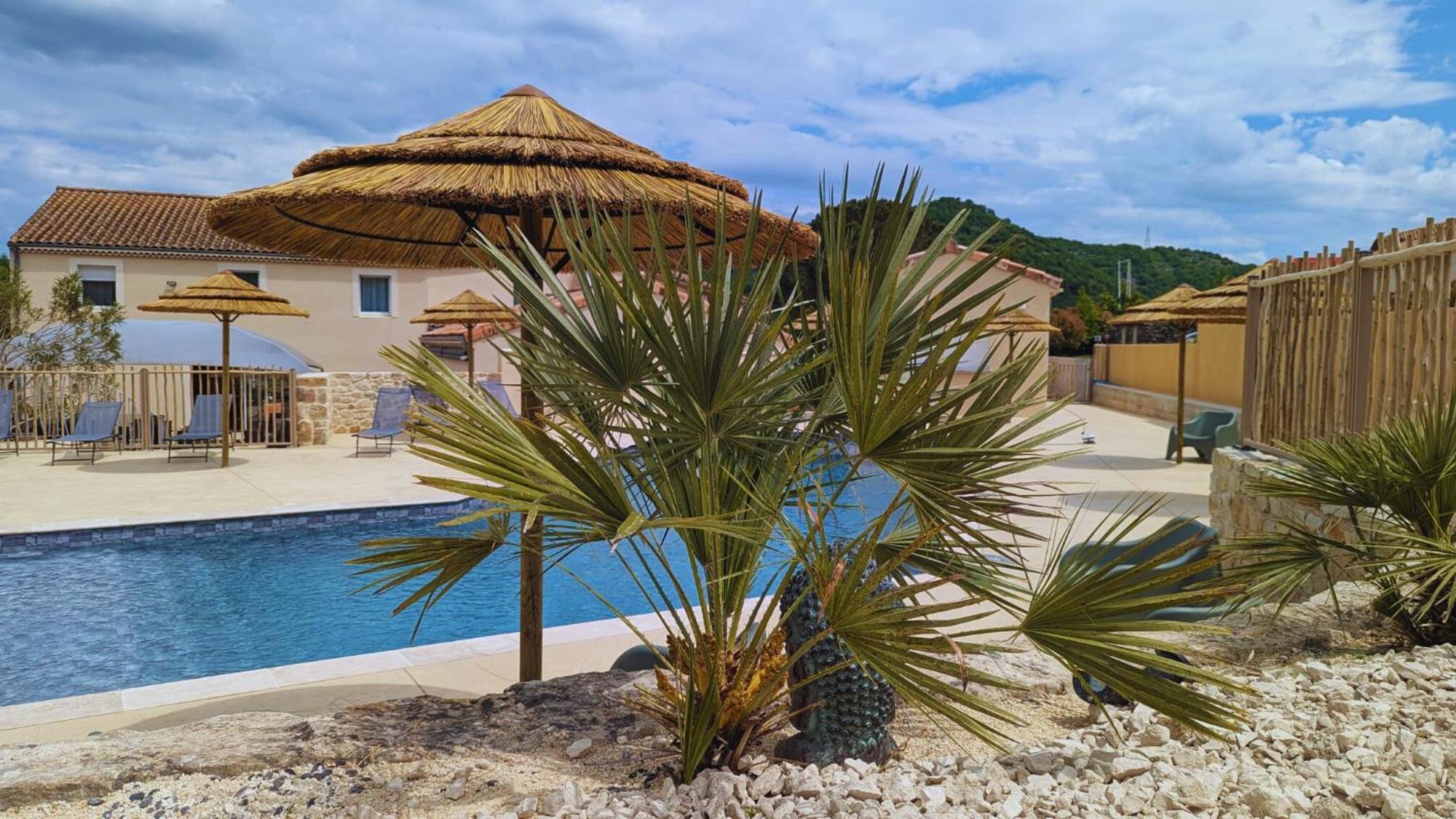 Hotel Restaurant Les Chataigniers พริวาส ภายนอก รูปภาพ