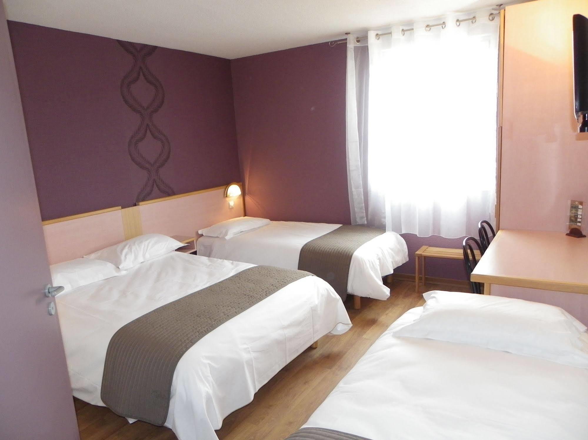 Hotel Restaurant Les Chataigniers พริวาส ภายนอก รูปภาพ