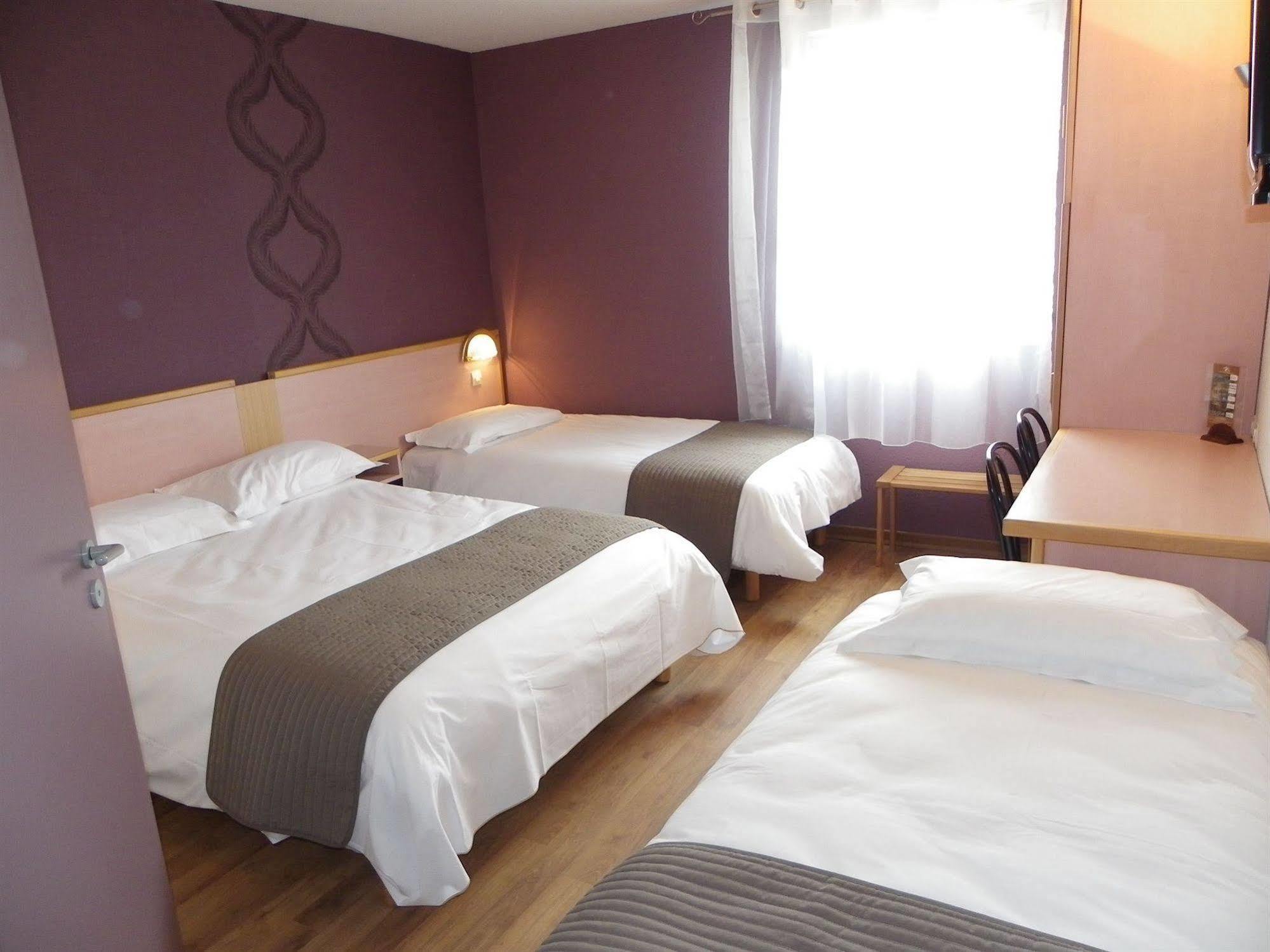 Hotel Restaurant Les Chataigniers พริวาส ภายนอก รูปภาพ